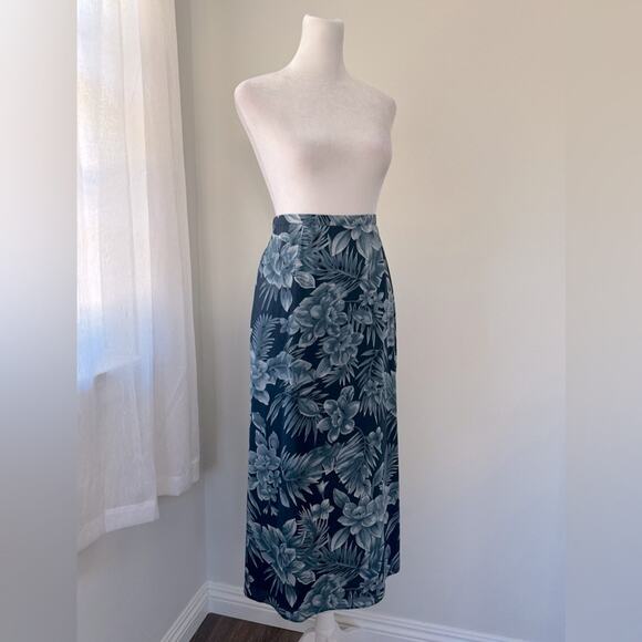 Vintage ‘90s Laura Scott Blue & Black Floral Print Midi Skirt - Picture 2 of 8